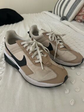 Nike Air Max Pre-Day Beige & Black Low-Top Sneakers